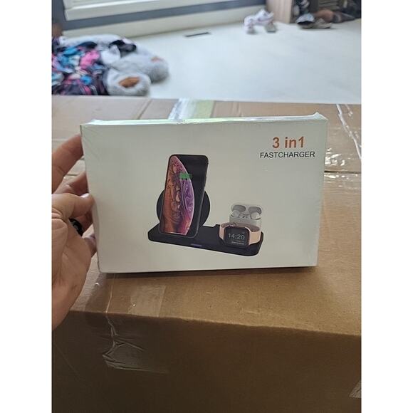 Wireless Fast Charger 3 in 1 Charging Station Apple model :W40 - Picture 1 of 3